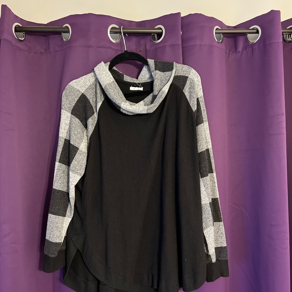 Stylish Black and Gray Women's Sweater